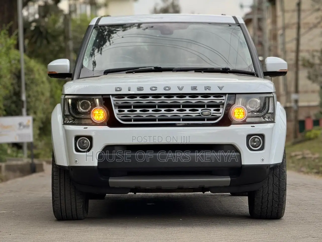 Land Rover Discovery 2015 White
