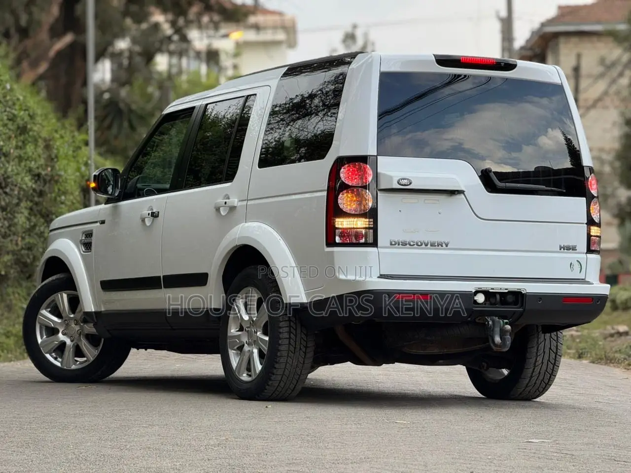 Land Rover Discovery 2015 White