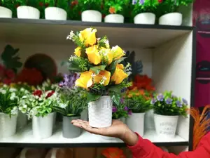 Table Artificial Flowers