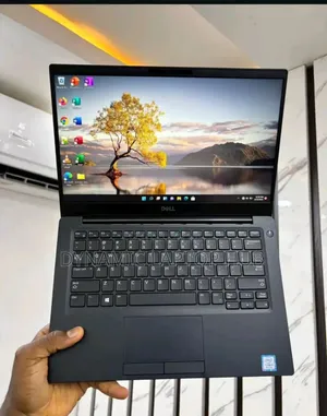 Laptop Dell Latitude 7390 8GB Intel Core i5 SSD 256GB