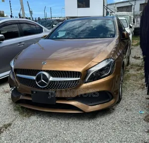 Mercedes-Benz B-Class 2017 Gold