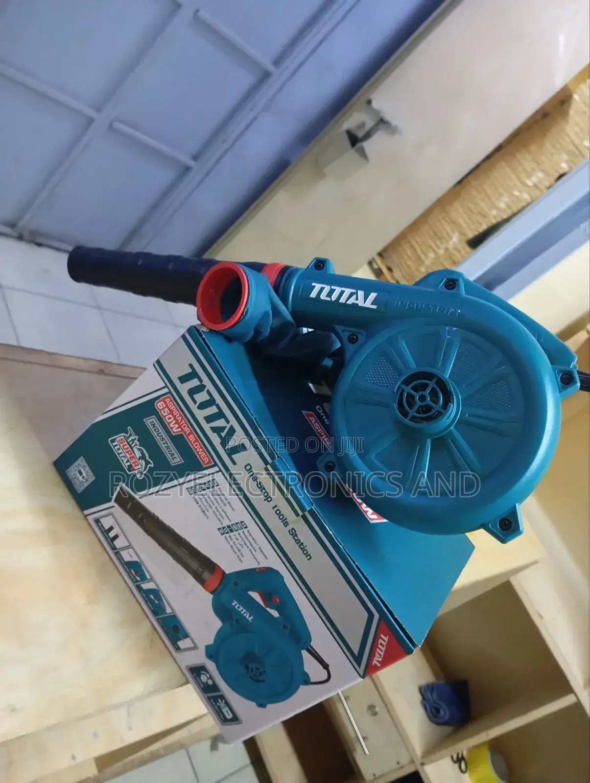 Total Blower and Sucker 650 Watts