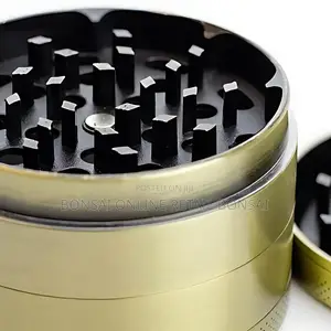 4-Layer Herb Spice Grinder Manual Crusher for Tobacco Kitchen Use