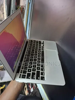 Laptop Apple MacBook Air 2015 4GB Intel Core i5 HDD+SSD 256GB