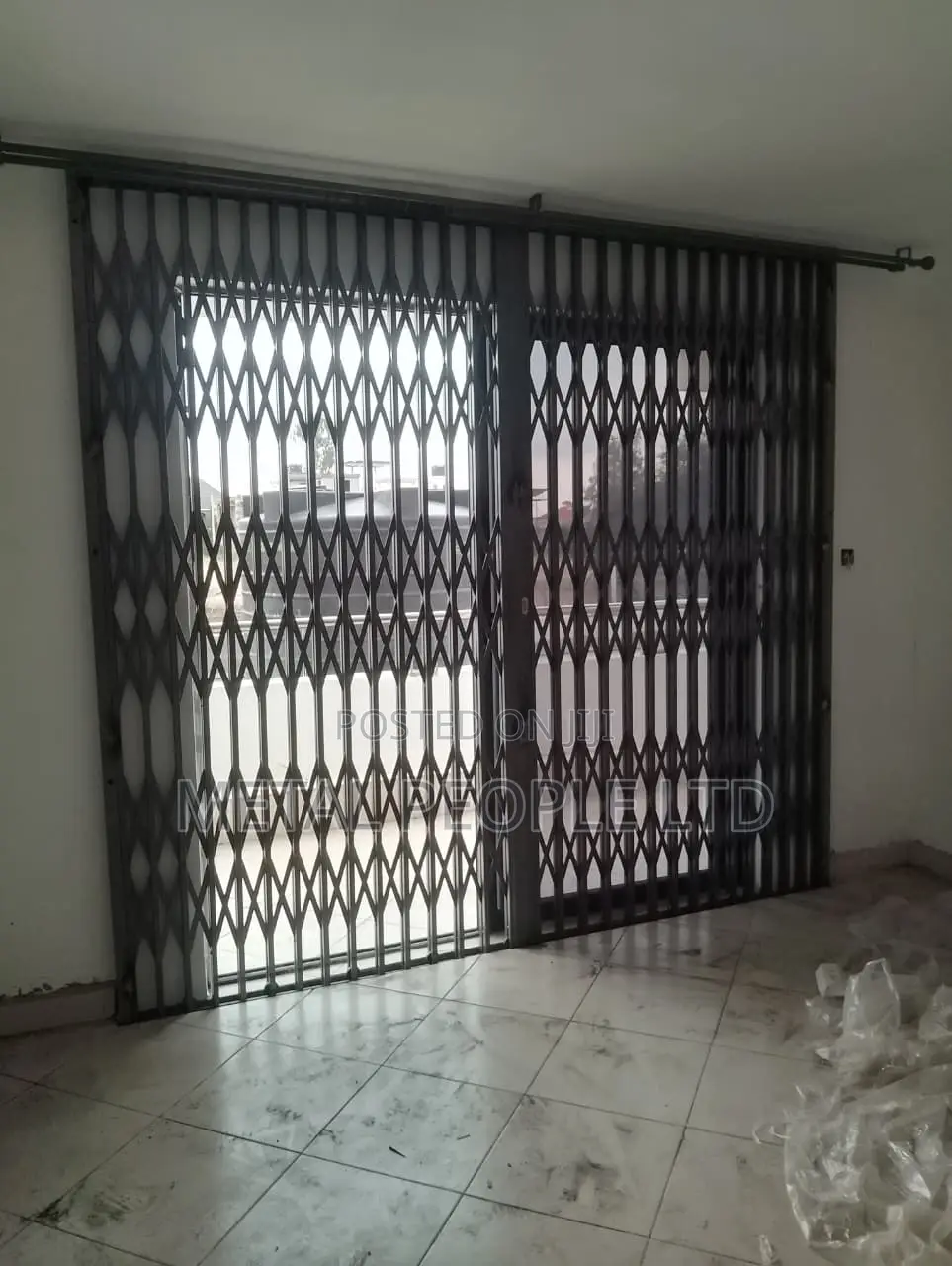 Expandable Metal Grill