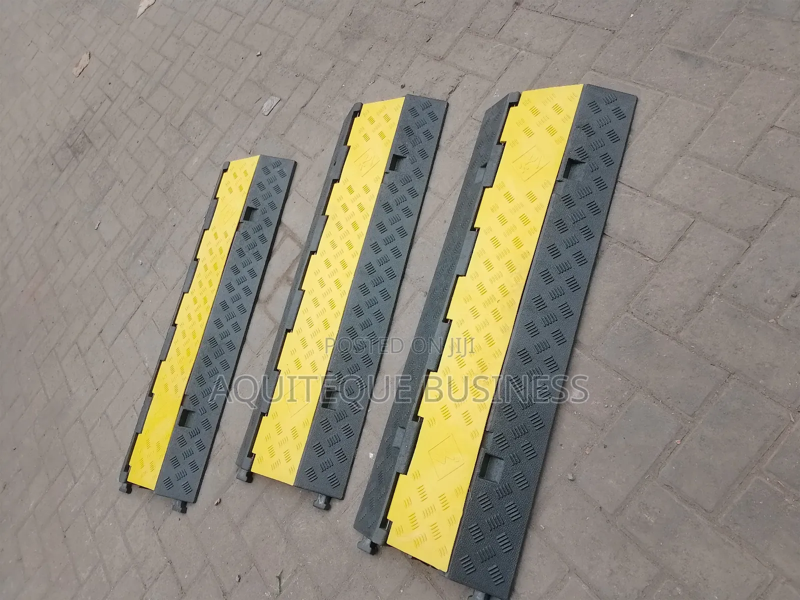 2 Channels Rubber Cable Protector.