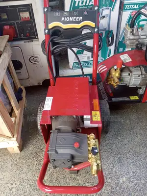Highly Noted 2000psi Pioneer Electric Pressure Washer