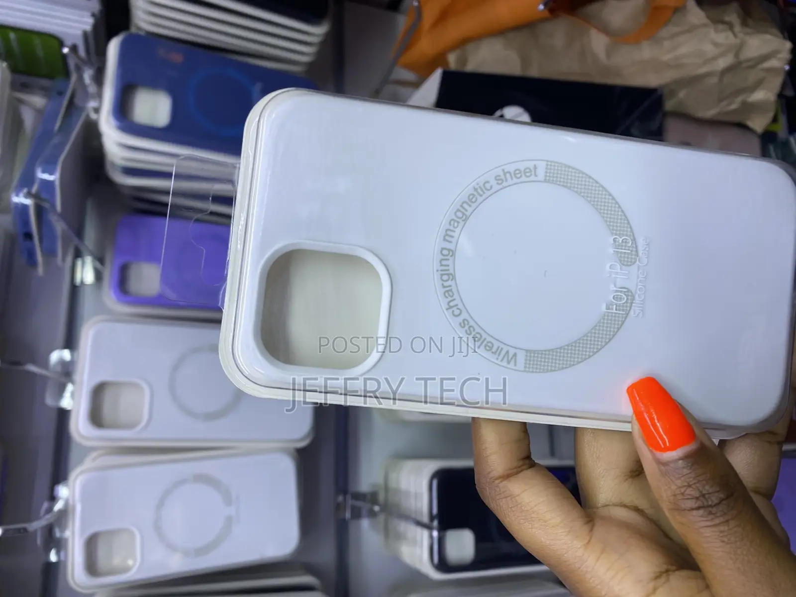 Wagon Apple iPhone 13 Silicone Case With Magsafe
