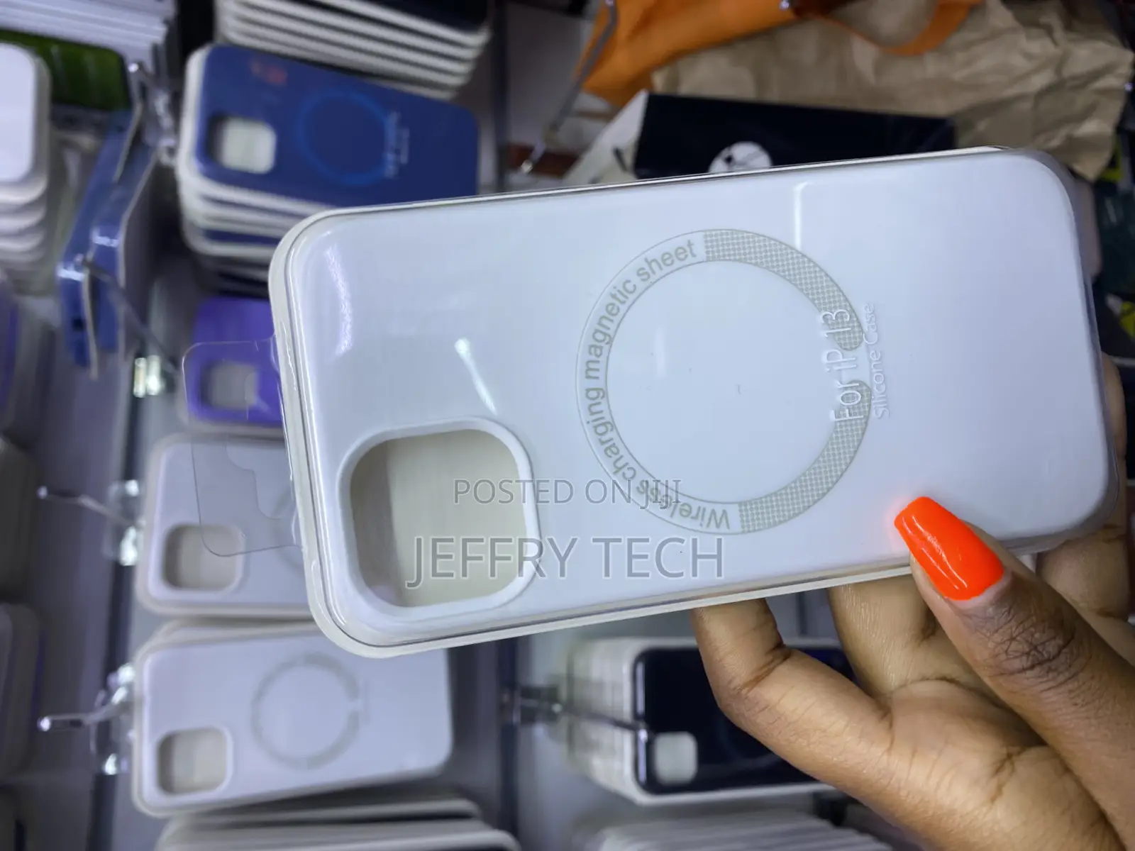 Wagon Apple iPhone 13 Silicone Case With Magsafe