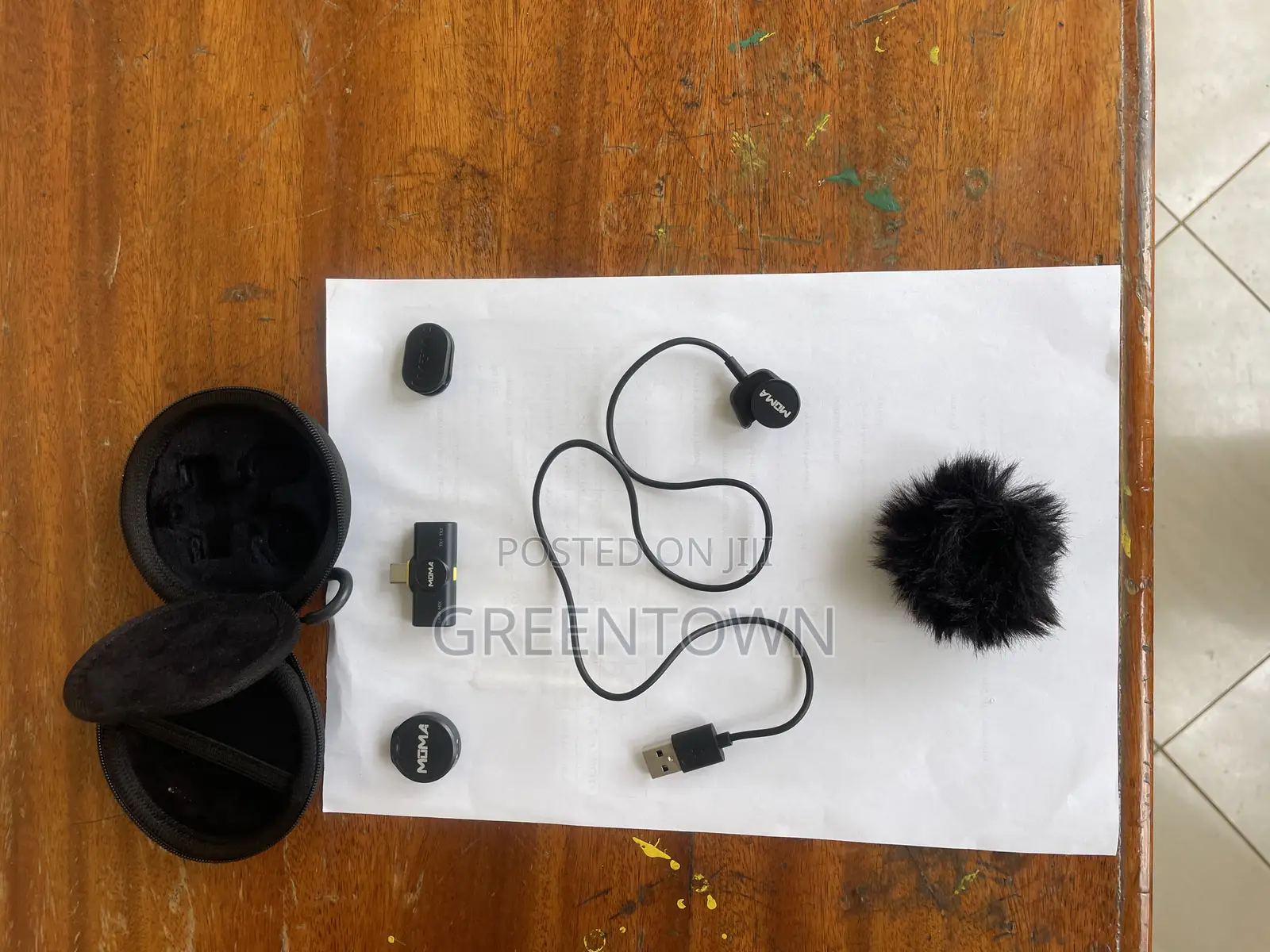 Wireless Lavalier Microphone Set