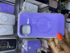 Guaver Apple iPhone 15 Silicone Case With Magsafe