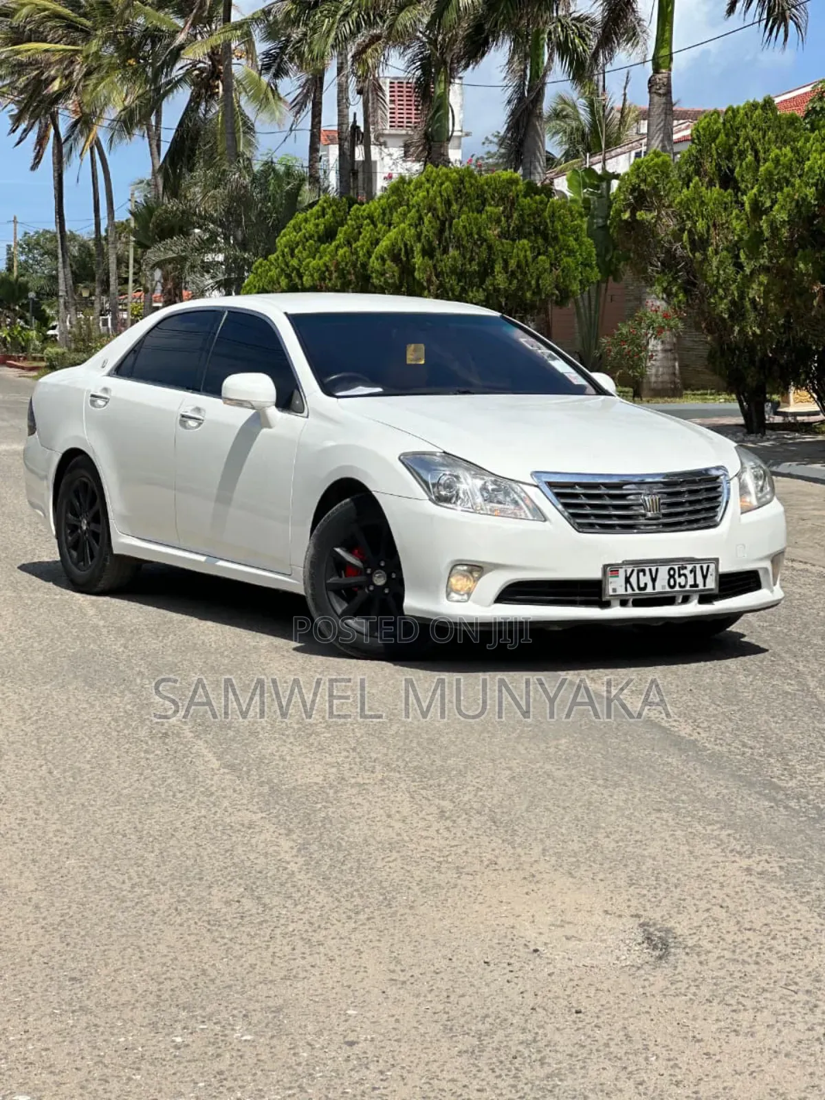Toyota Crown 2013 Pearl