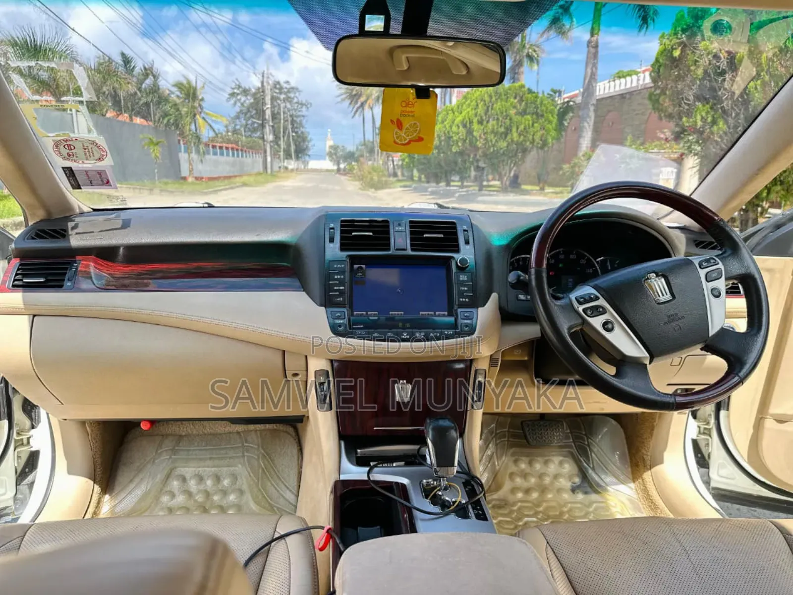 Toyota Crown 2013 Pearl