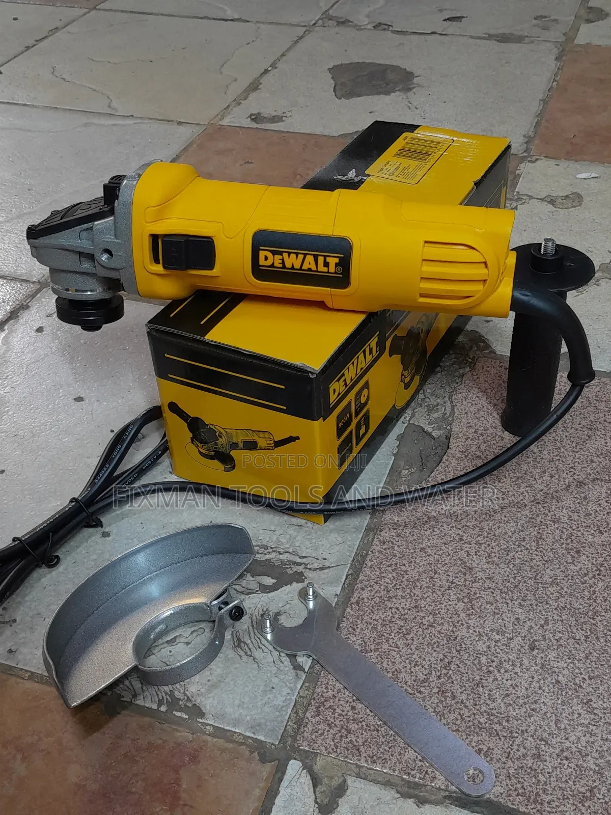 Best Dewalt Angle Grinder 850 Watts and 2 Free Cutting Disc