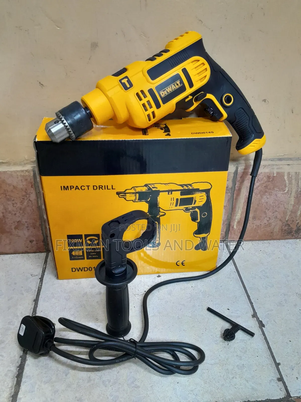 Dewalt Drill 750 Watts And Free Bits 2