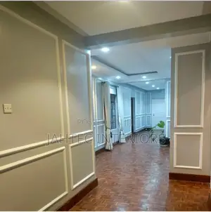 Experts With Interior Decor and Designing