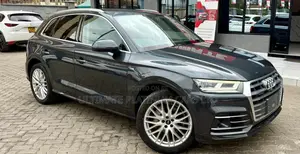 Audi Q5 2.0T Premium AWD quattro 2019 Gray