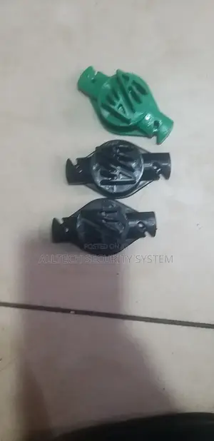 W Insulator Claw