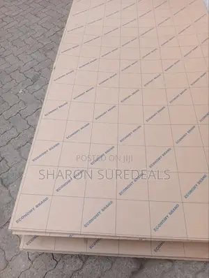 8mm Clear Perspex/Long Lasting Perspex