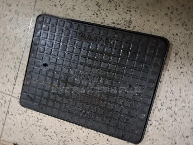 Cast Iron Manhole Cover. - thumbnail 2