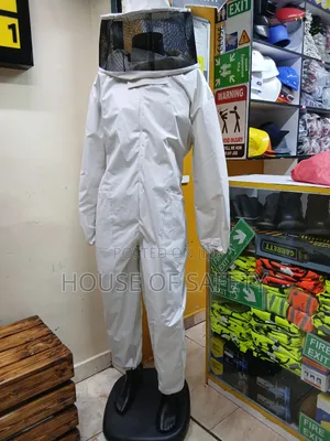 Round Fencing Bees Suits