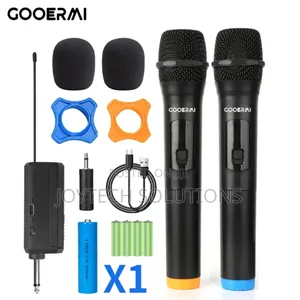 Professional Wireless Microphones Dynamic Microphone System.
