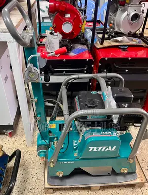Total Gasoline Reversible Plate Compactor 127kgs 6.5hp 25kn 25cm/S