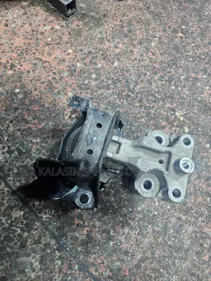 Engine Mounting Nissan March
