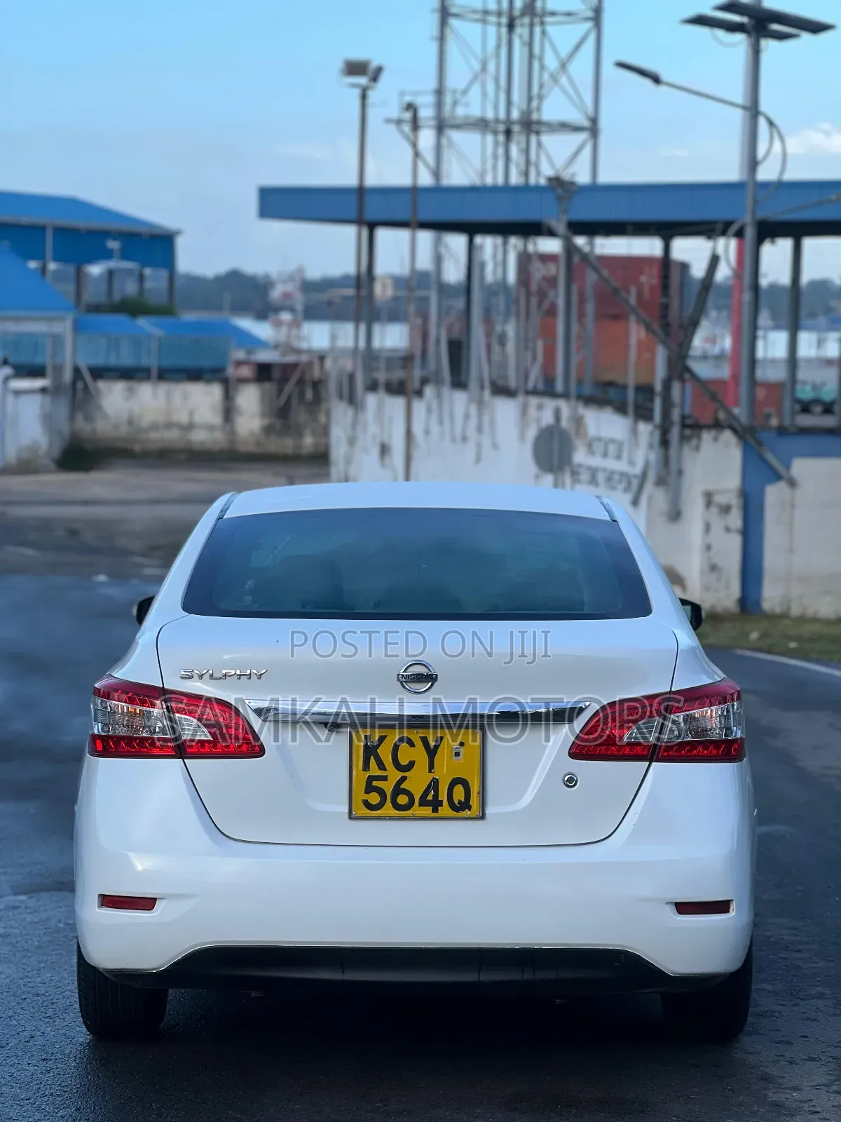 Nissan Bluebird 2013 White