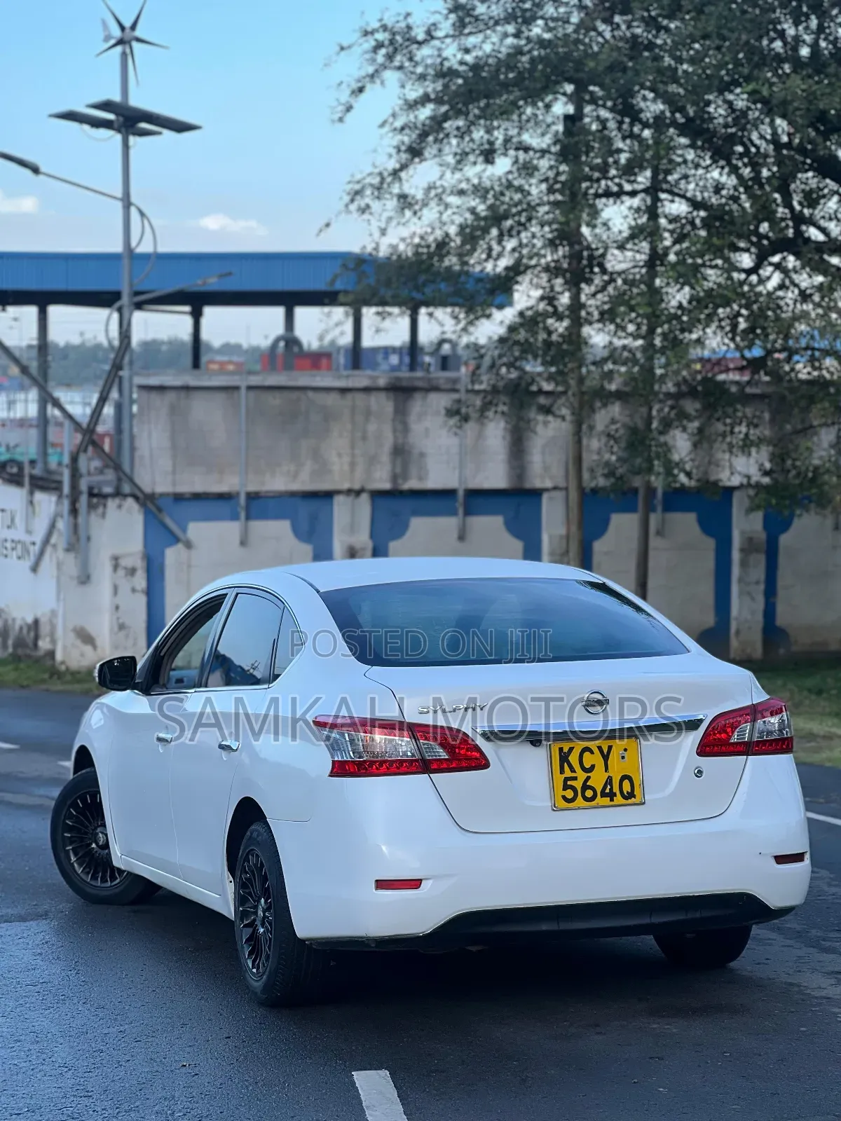 Nissan Bluebird 2013 White