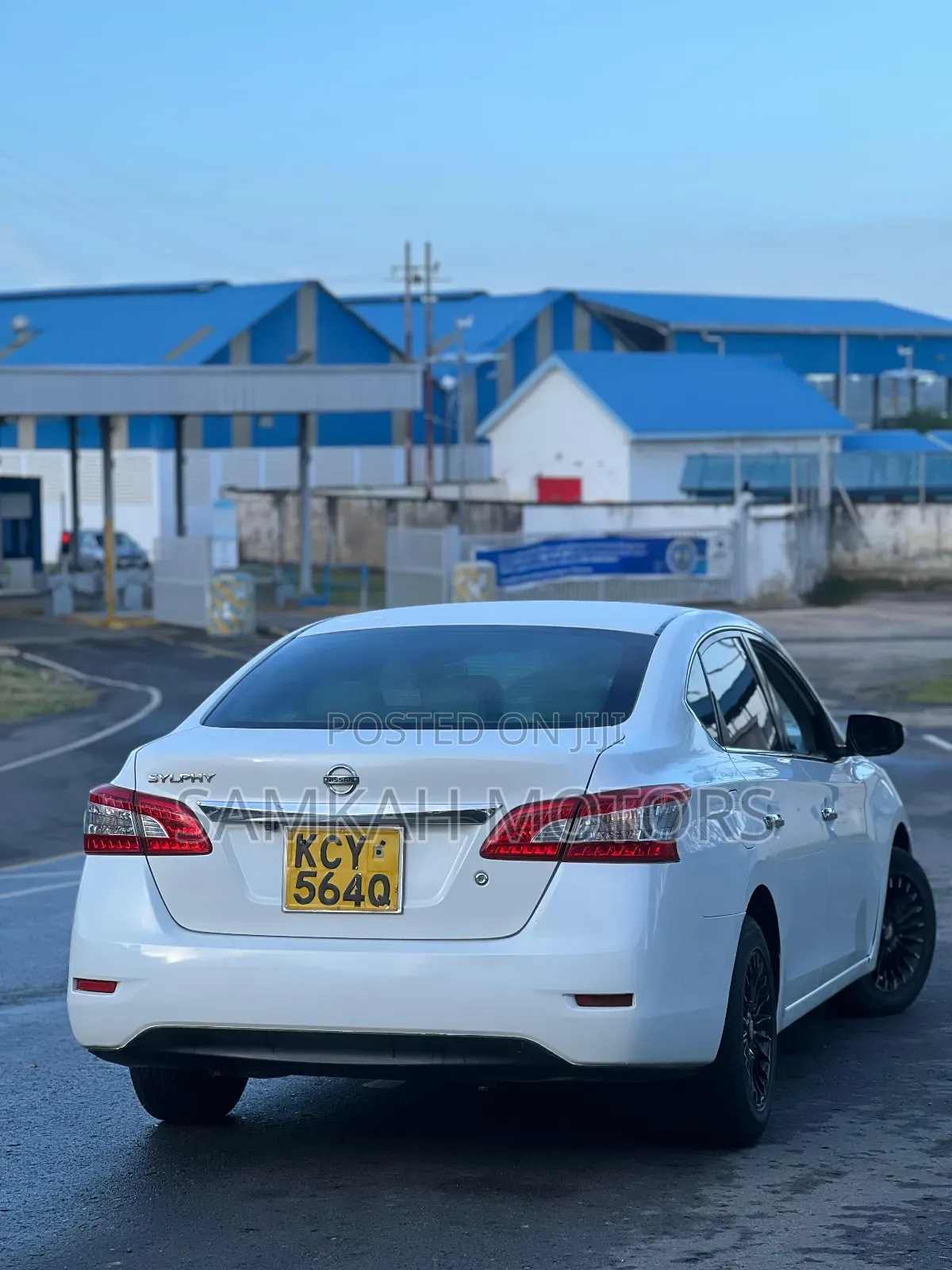 Nissan Bluebird 2013 White
