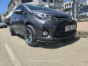 Toyota Vitz 2015 Gray