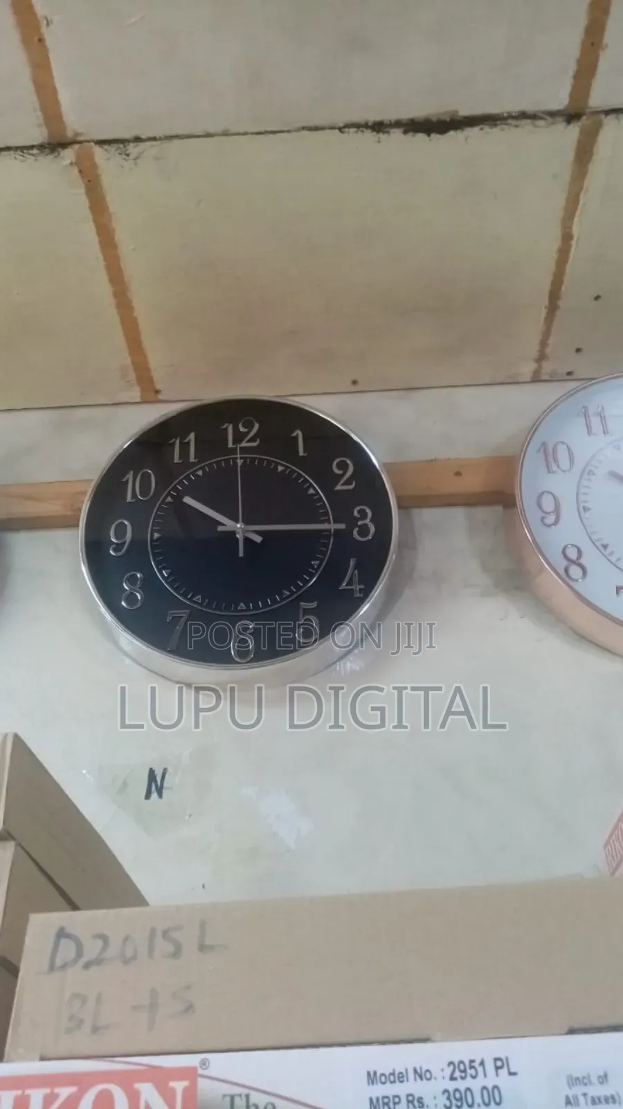 Clock With Hidden Camera