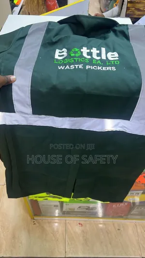 Working Dirt Prevention Coats