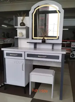 Executive Big Dressing Table With Sliding Mirror