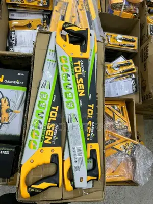 Tolsen Gardenest Hand Saw, Model 31072, With a 500mm (20 Inch) Blade.