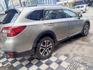 Subaru Outback 2019 Gold