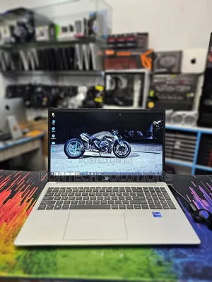 Laptop HP 250 G10 8GB Intel Core I7 SSD 256GB