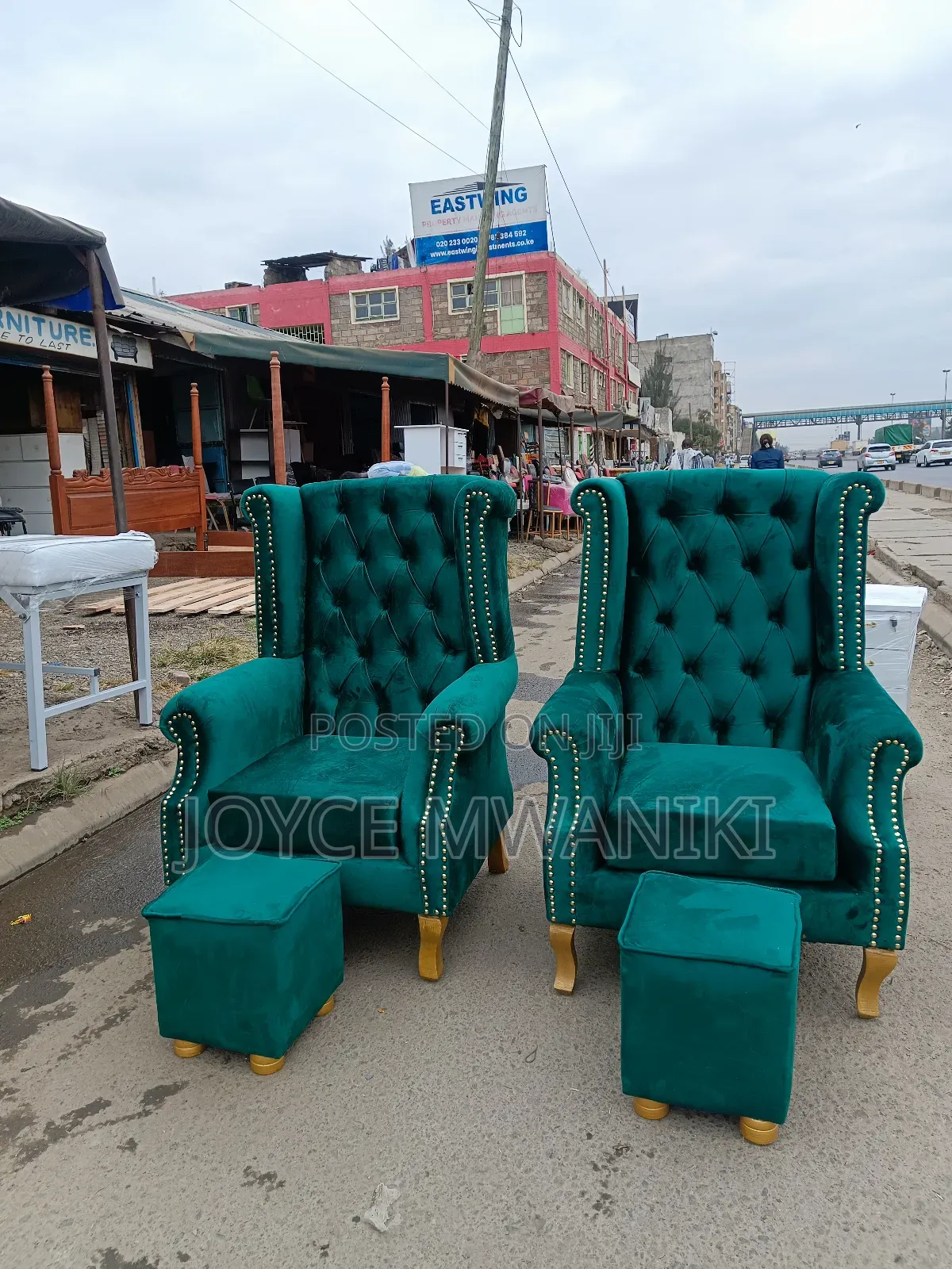2 Green King Chairs and Stools
