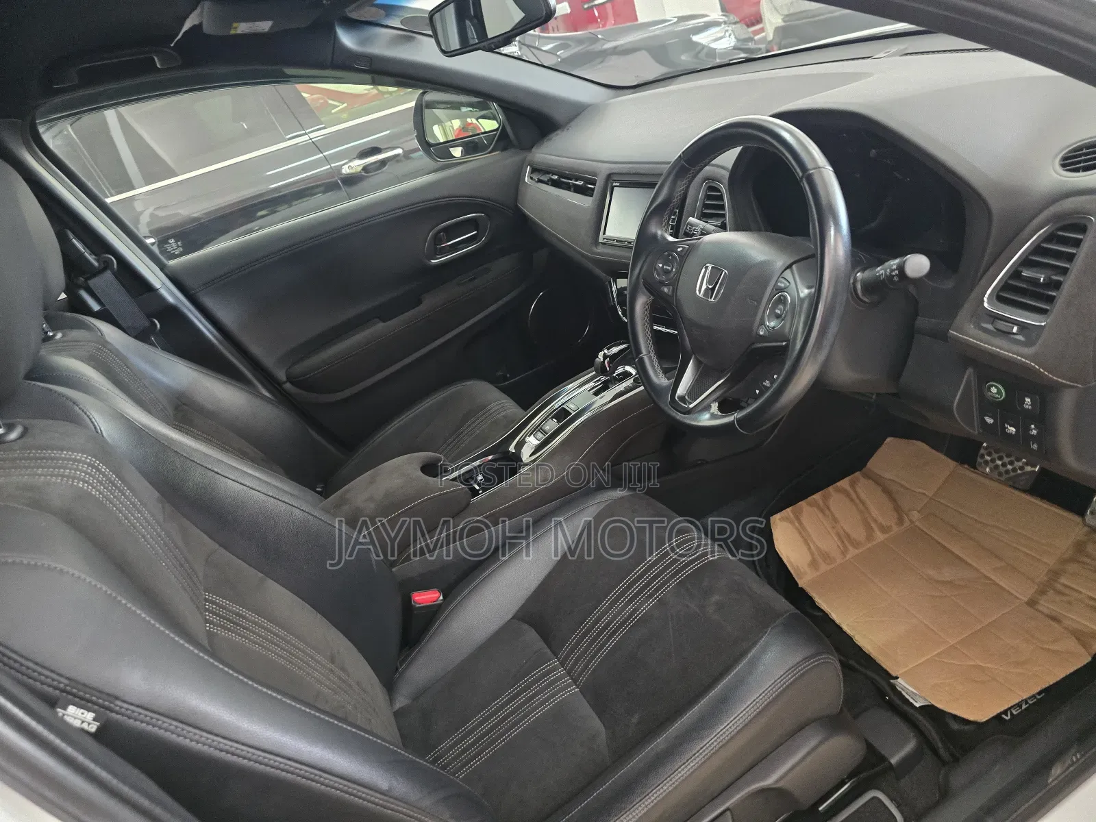 Honda Vezel 2018 White