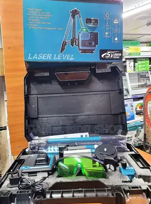 16 Line Lazer Level Makita Complete With Stand