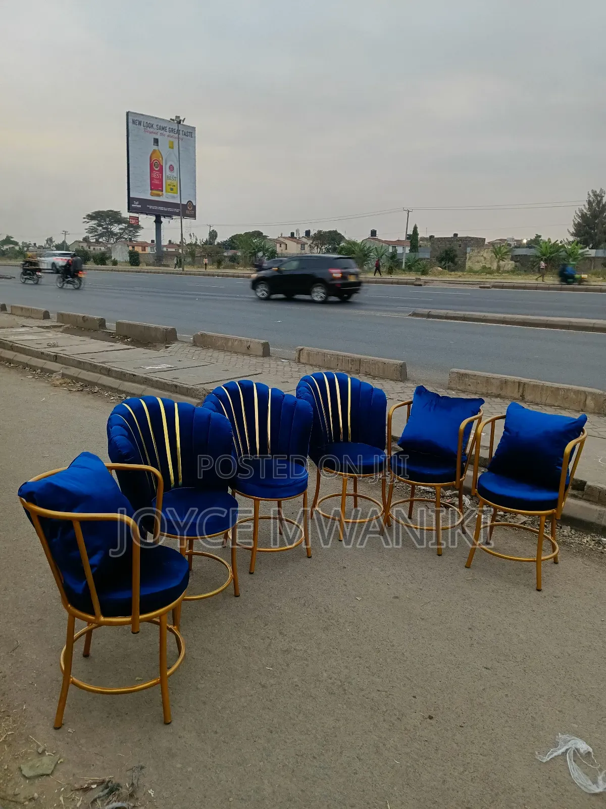 3 Manicure Client Seats, 3 Technician Seats, Blue.