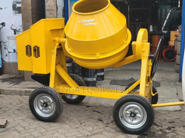 400l Concrete Mixer/ German - main view