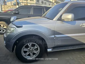Mitsubishi Pajero 2013 Silver