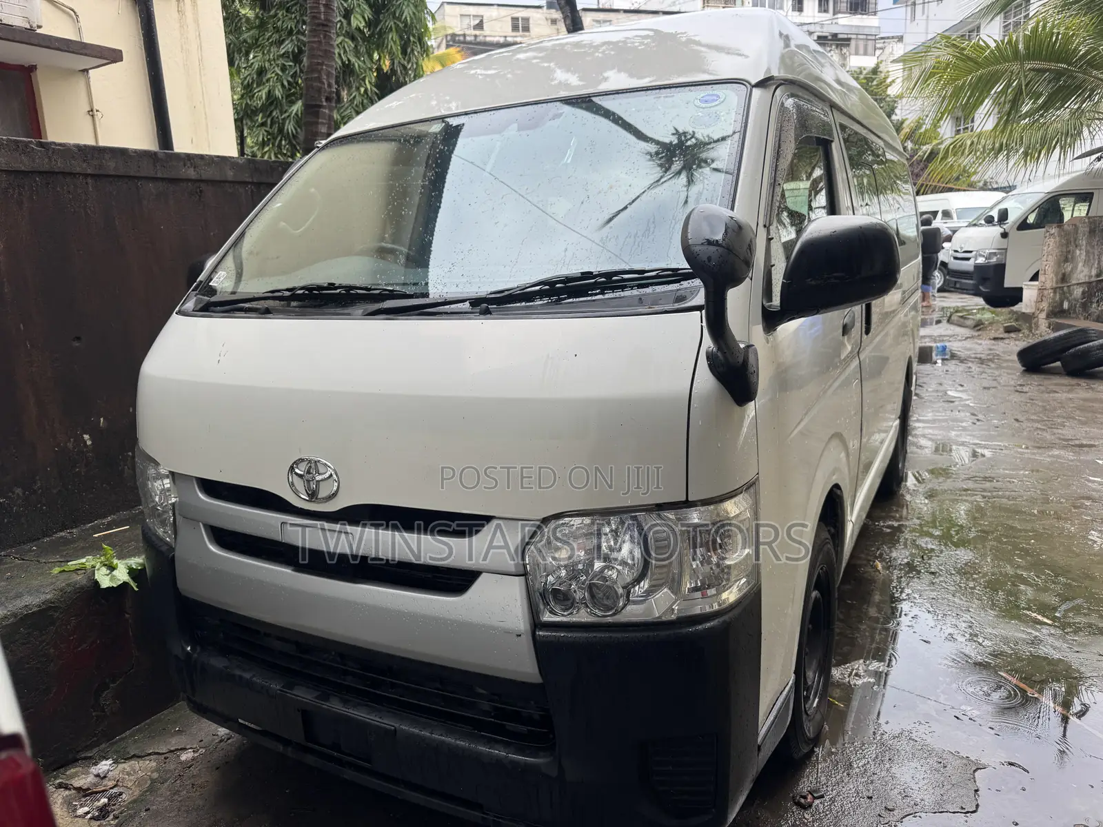 Toyota Regius 2020 White