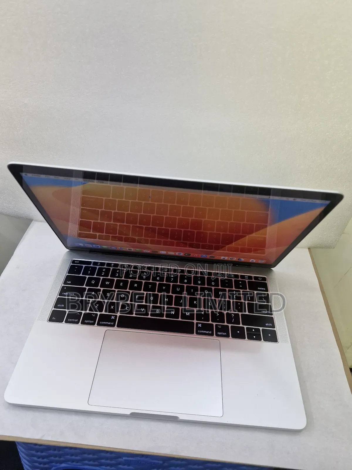 Laptop Apple MacBook Pro 2017 8GB Intel Core I5 SSD 256GB
