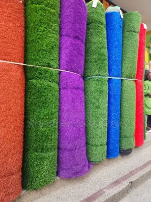 Artificial Green Grass Carpets Multicolour and Red