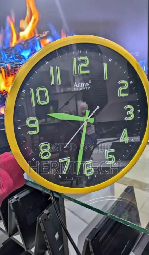 1080p Wifi Clock Camera