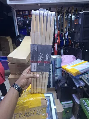 Zildjian 7a Wooden Drumsticks With Plastic Tip