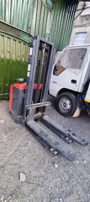 Electric Forklift for Hire